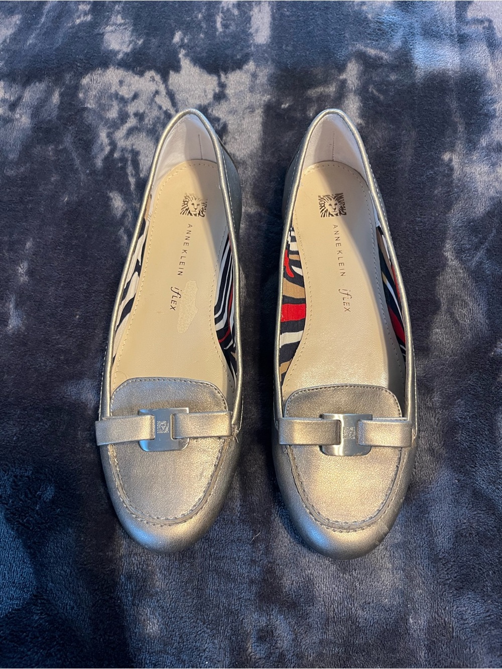 Metallic Gray Anne Klein Classic iFlex with Signature Buckle - Picture 2 of 6